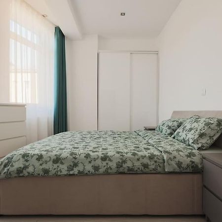 Ambassador Apartment บายามาเร ภายนอก รูปภาพ