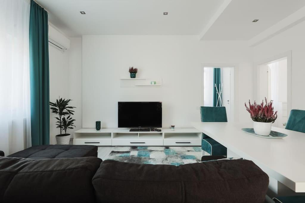 Ambassador Apartment บายามาเร ภายนอก รูปภาพ