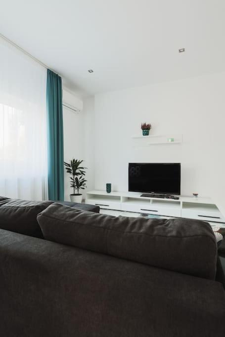 Ambassador Apartment บายามาเร ภายนอก รูปภาพ