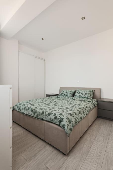 Ambassador Apartment บายามาเร ภายนอก รูปภาพ